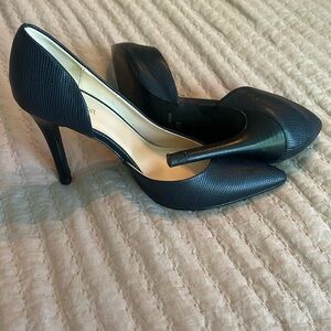 Black heels size 9.5 Jenn Ardor
